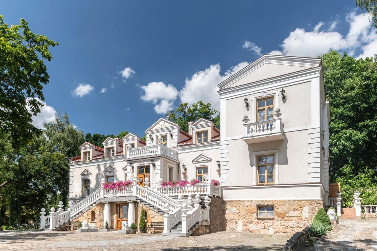 Palac Tarnowskich Hotel & Restauracja & Spa Ostrowiec Świętokrzyski エクステリア 写真