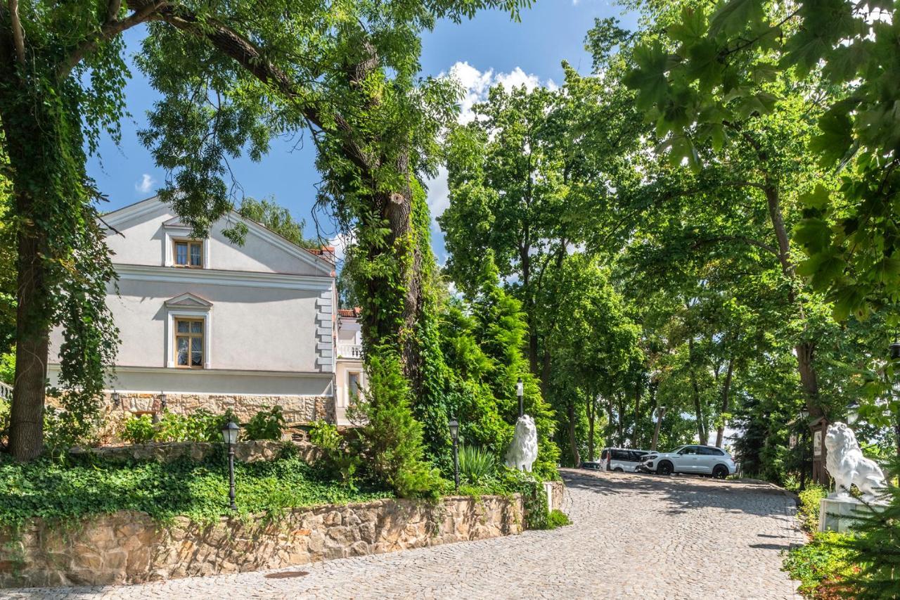 Palac Tarnowskich Hotel & Restauracja & Spa Ostrowiec Świętokrzyski エクステリア 写真