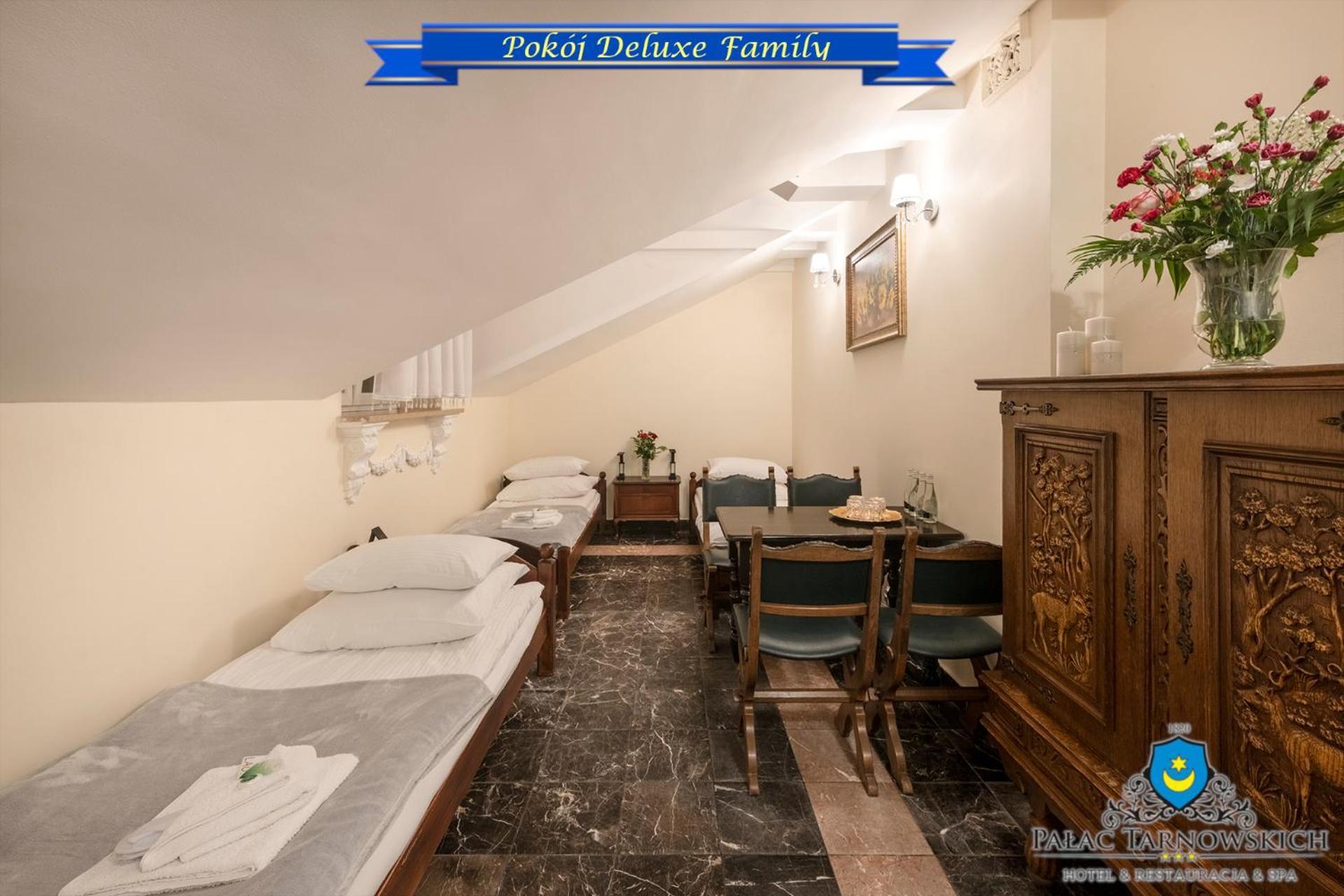 Palac Tarnowskich Hotel & Restauracja & Spa Ostrowiec Świętokrzyski エクステリア 写真